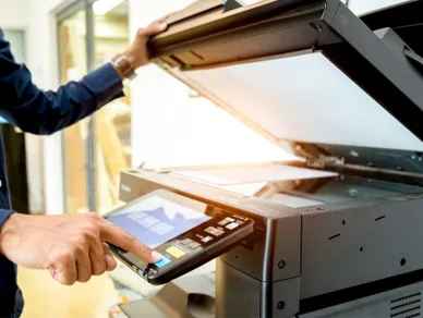 Imagen de una impresora con escáner